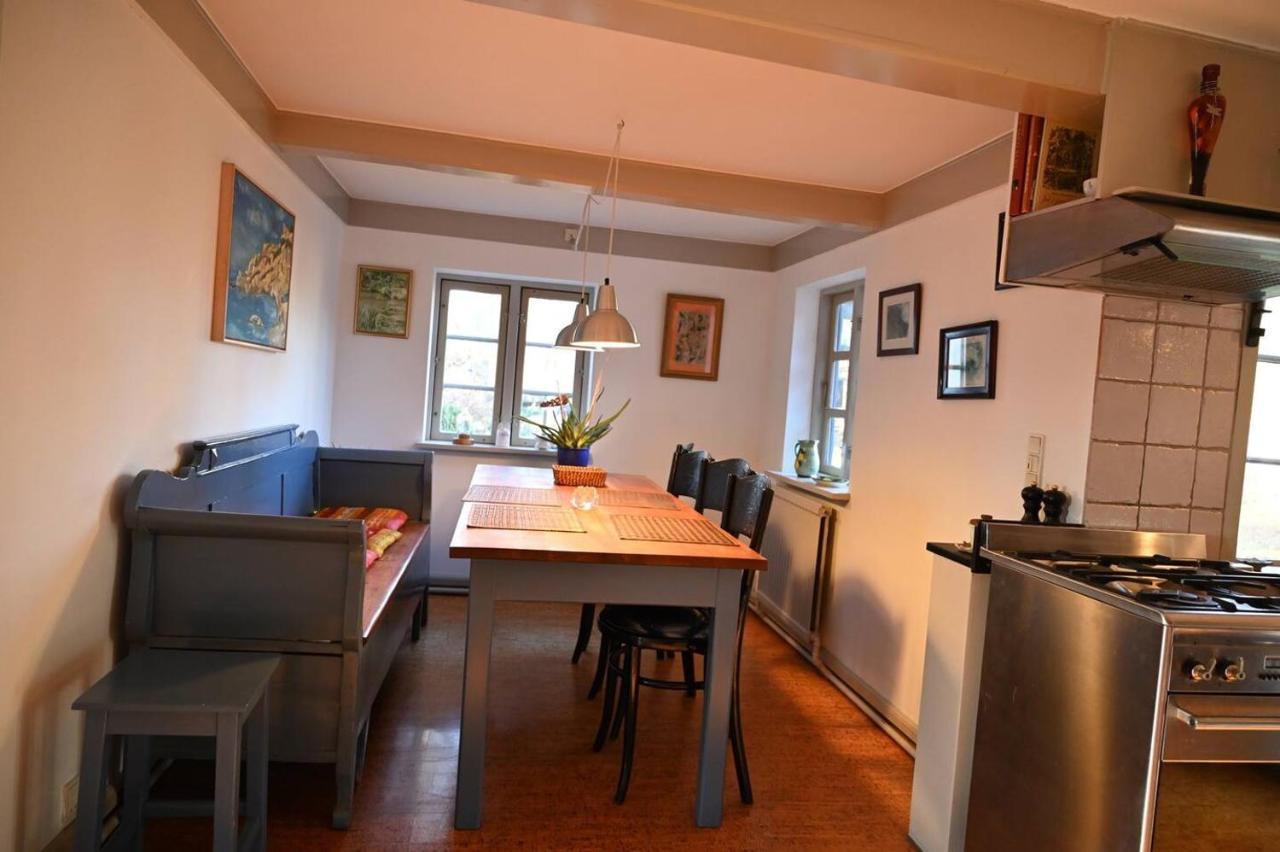 Vaerelser I Historisk Hus Med Sjael Og Atmosfaere Helsinge Exterior photo