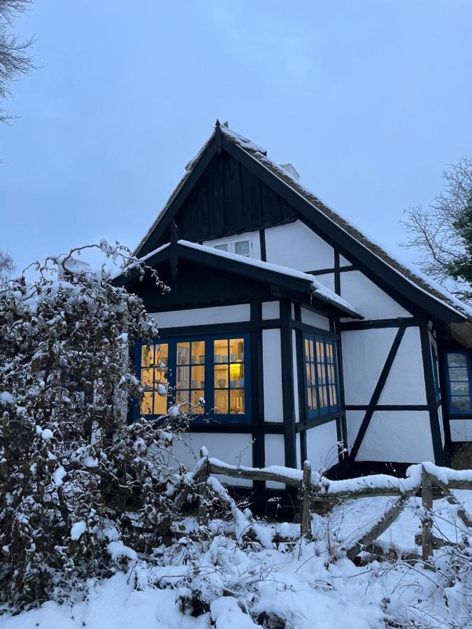 Vaerelser I Historisk Hus Med Sjael Og Atmosfaere Helsinge Exterior photo