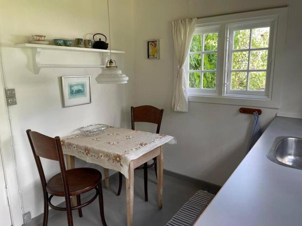Vaerelser I Historisk Hus Med Sjael Og Atmosfaere Helsinge Exterior photo