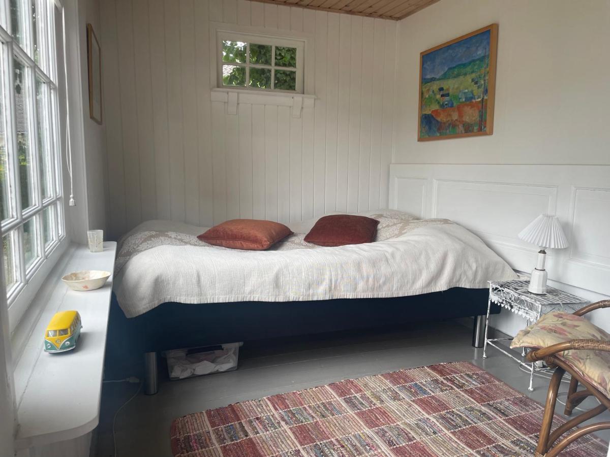 Vaerelser I Historisk Hus Med Sjael Og Atmosfaere Helsinge Exterior photo